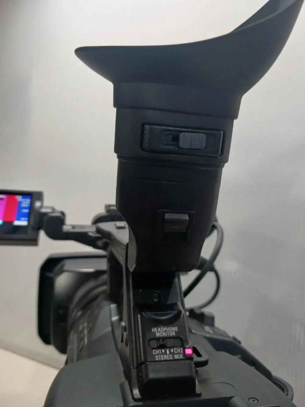 Prof. Sony PXW-Z100 4K XDCAM  Camcorder in great Condition--184 original hours